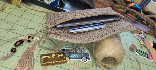 Chic Handmade Paper Raffia Clutches - Perfect for Cell Phones & Small Essentials